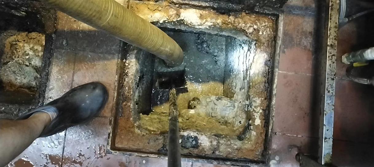 浮山污水池清理一般都有毒气，怎么预防中毒呢？